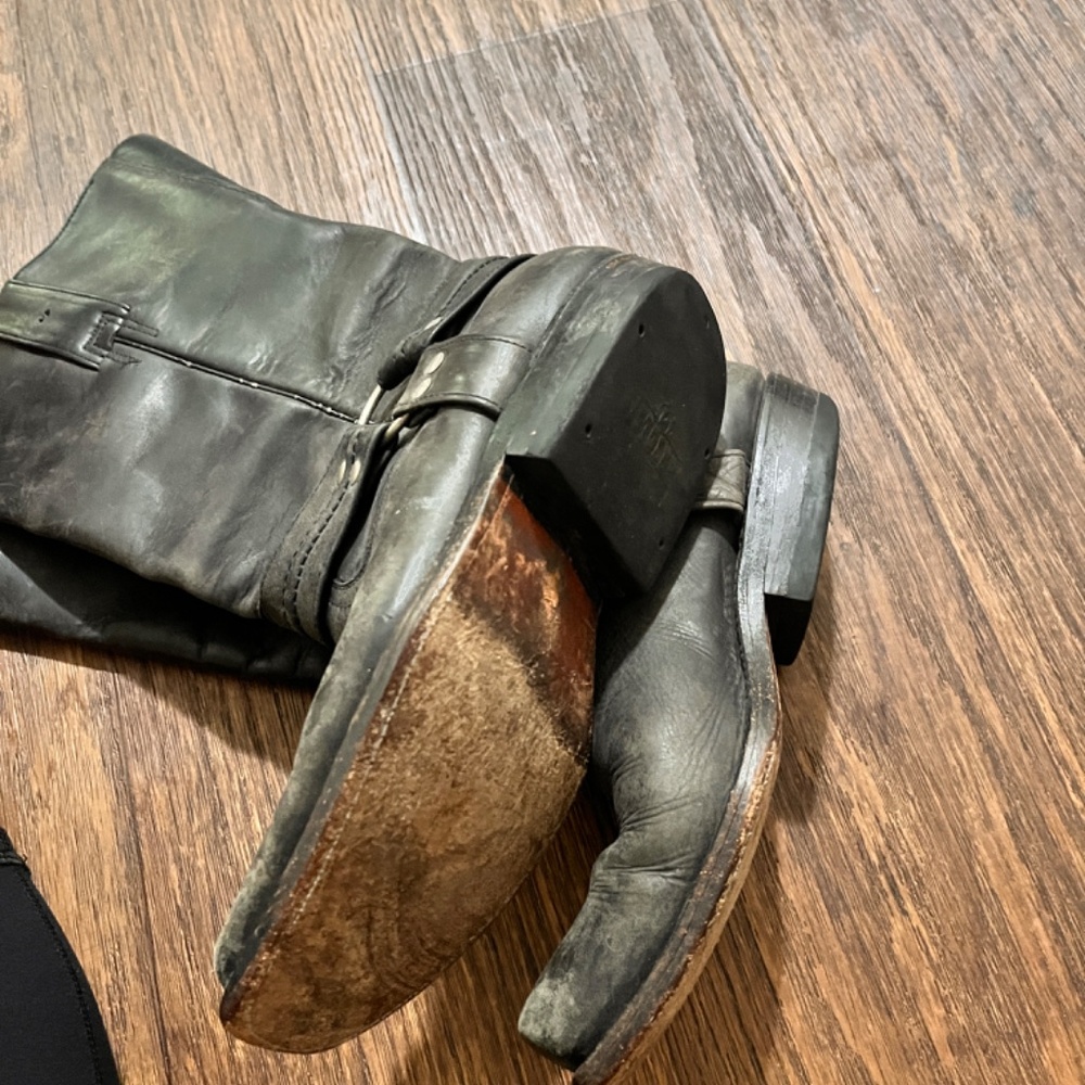 Boots - Picture 3 of 3